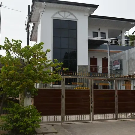 Red Apartelle