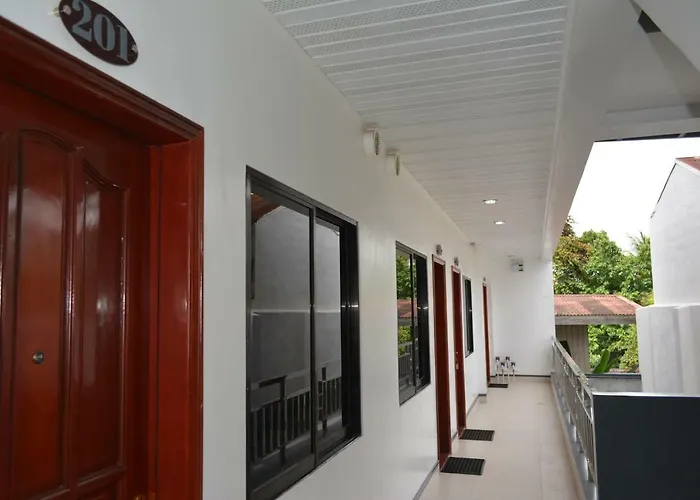 Red Apartelle
